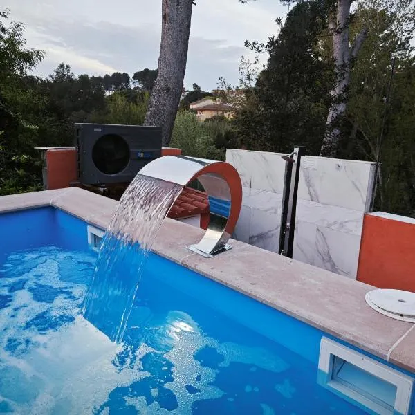 Relax House Barcelone, hotel in Sant Esteve Sesrovires