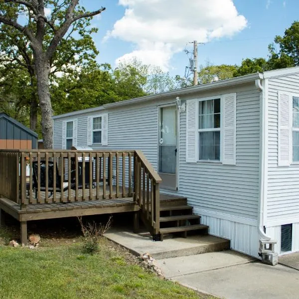 Clyde's Cabin with a private Hot Tub, hotel Carthage-ben