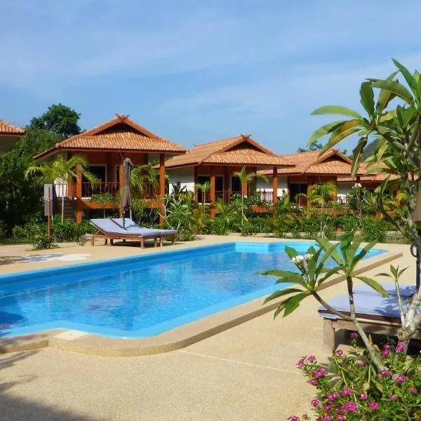 Khao Sok Jasmine Garden Resort - SHA Certified, hotel em Parque Nacional de Khao Sok