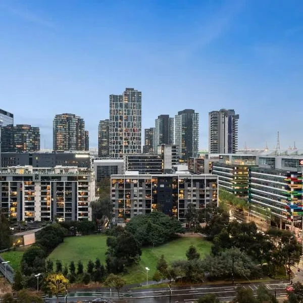 2Br2B1Ba Spacious apt with free parking Docklands, hotel in Melbourne