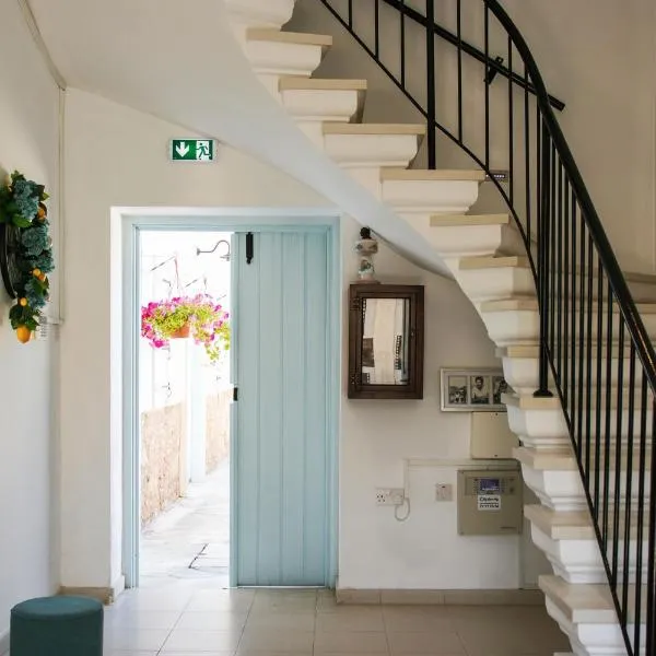 Siogkas Inn, hotel v destinaci Dherinia