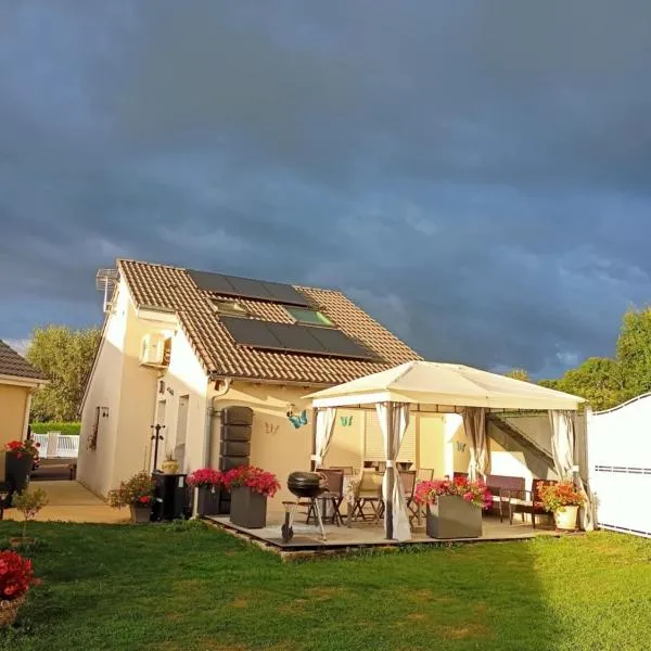 gîte m et m, hotel in Nébouzat