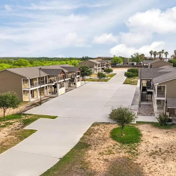 Eagle's Den Suites Carrizo Springs a Travelodge by Wyndham, hotel di Carrizo Springs
