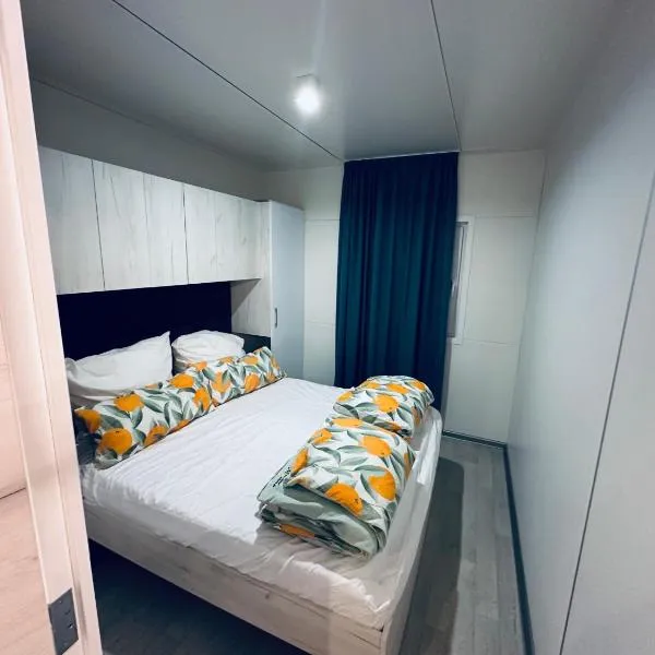 Mobile home sunshine, hotel in Drage