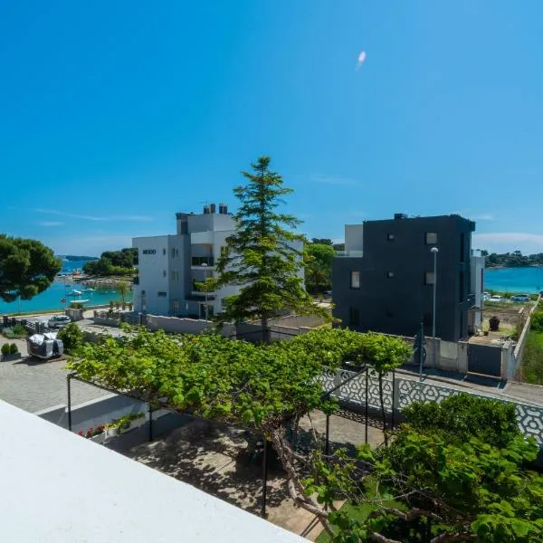Casa Del Mar Apartments, hotel in Pula