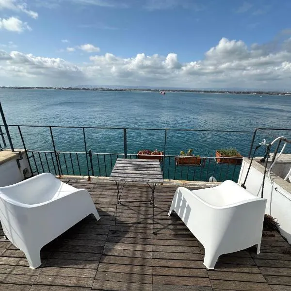 Casalfeo by Ortigiaapartments、シラクーサのホテル