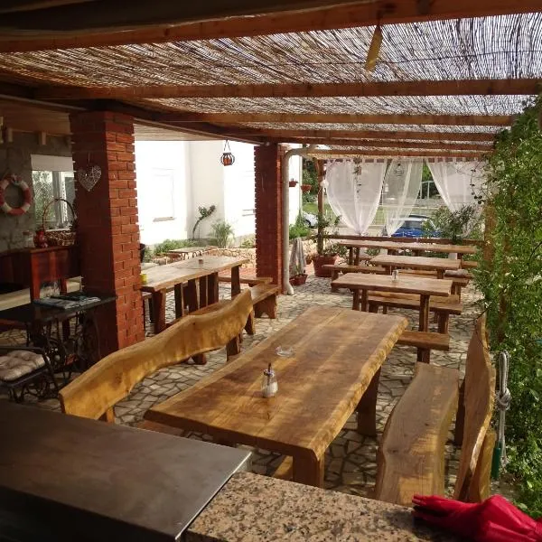 Accommodation with an experience!!! Hostel Kantun – hotel w mieście Punat