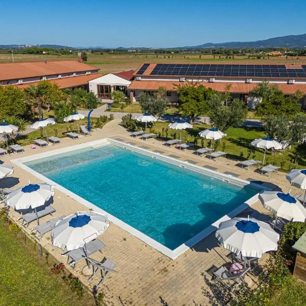Delfino Tuscany Resort, hotelli kohteessa Marina di Cecina