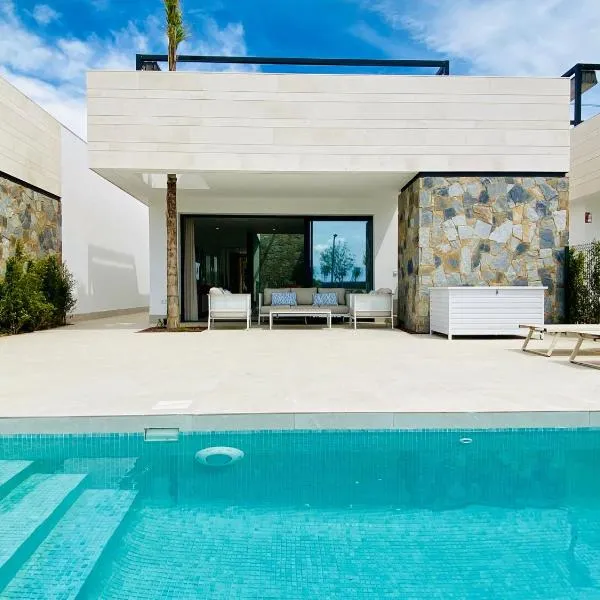 LUXURY VILLA ROMERO SANTA ROSALIA RESORT by PREMIUM SPAIN PROPERTIES, hotel in Torre-Pacheco