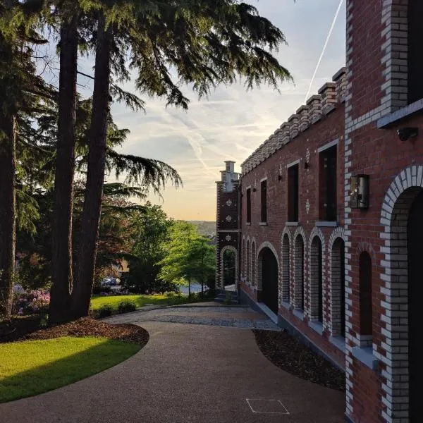 Gerard Bronnen, hotel u gradu Gerardsbergen