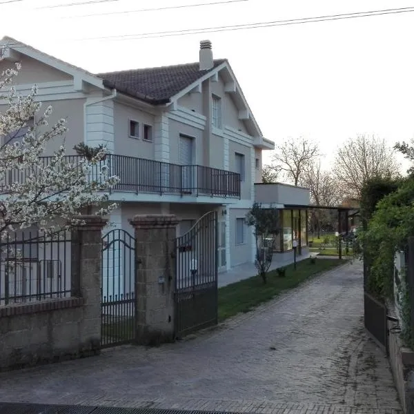 Guesthouse il Ciliegio, hotel v destinácii Sorbo Serpico