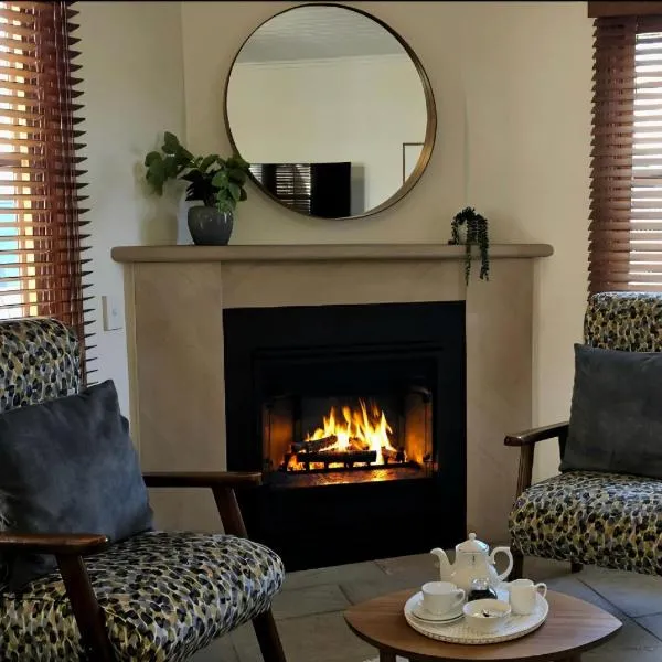 Sandstone Suites - In the heart of Port Fairy, hotel in Port Fairy