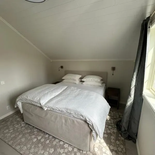 Sjøgata Gjestehus No2, hotel v destinaci Larvik