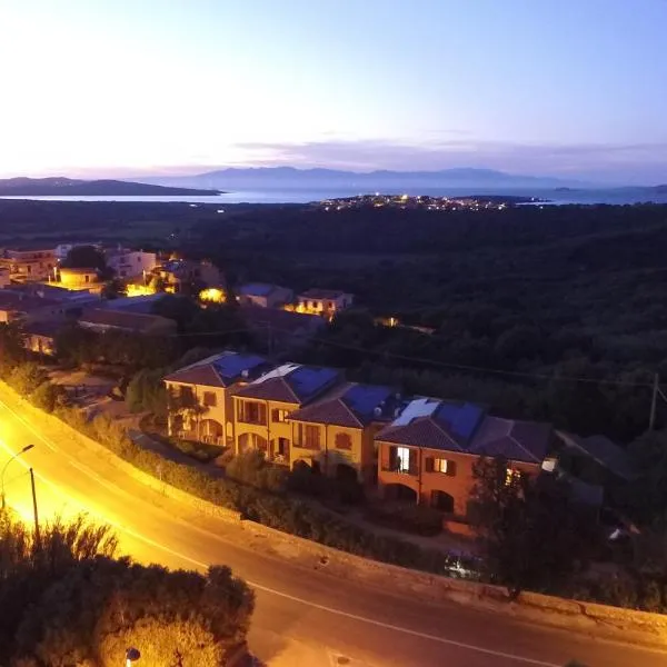 Residenze L'Isola Surf House, hotel v destinaci Porto Pollo