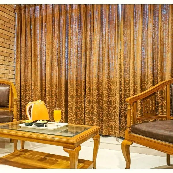 Hotel S H A L I M A R ! UJJAIN, Near Mahakal Temple & Railway station,Fully Air conditioned Rooms with Wifi And Parking, , BEST HOTEL IN UJJAIN, hotel v destinaci Udždžain