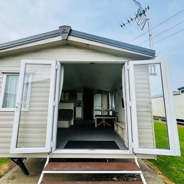 St Osyth Beach, hotel in Jaywick Sands