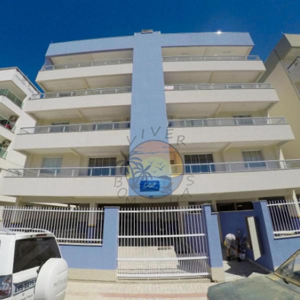 Apartamento na Zona Central da Praia com 02 Dormitórios