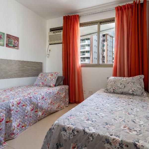 Suite, 2quartos, cozinha completa, varandão, 2 vagas de garagem - Foto 2