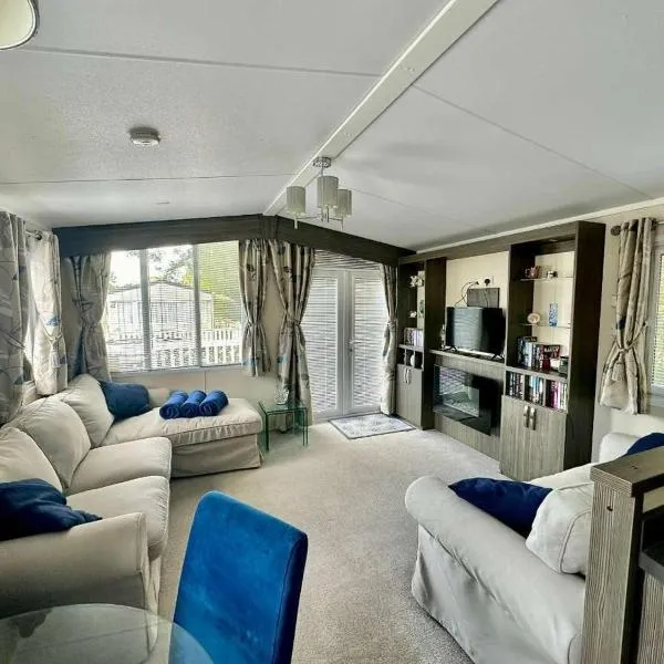 2-Bed Ringwood Cabin - incl Park Pass SelfCheckin, hotel v destinácii Ringwood