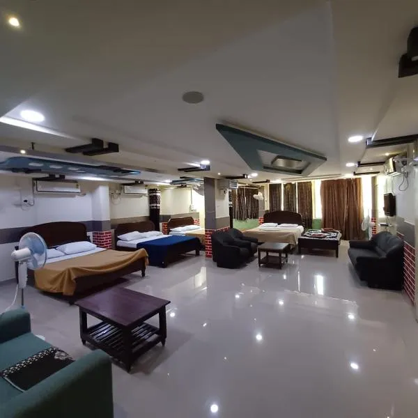 Nayath Serviced Apartments, Homely Stay for Families since 2011 Close to Bus, Railway Stations, Near to Reliance Mart, Srinivasam complex and many Restaurants Fully Furnished Kitchen Pet Friendly, hotel a Tirupati
