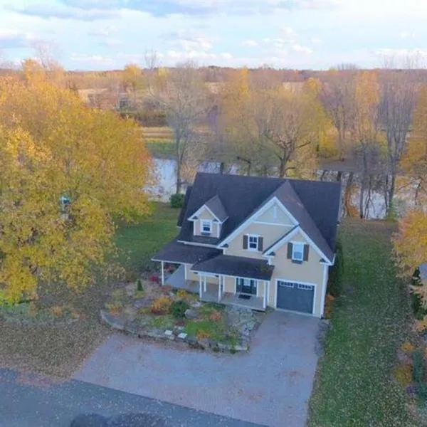 Havre de paix au bord de l'eau, hotel Pierreville városában