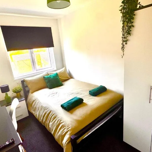 Spacious Norfolk Park Haven, Parking, Garden, WIFI, Family, 6-BDR, Sleeps up to 12, hotel v destinaci Sheffield