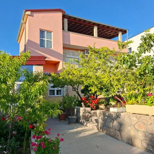 Apartmani Tomić, hotel v destinaci Seline