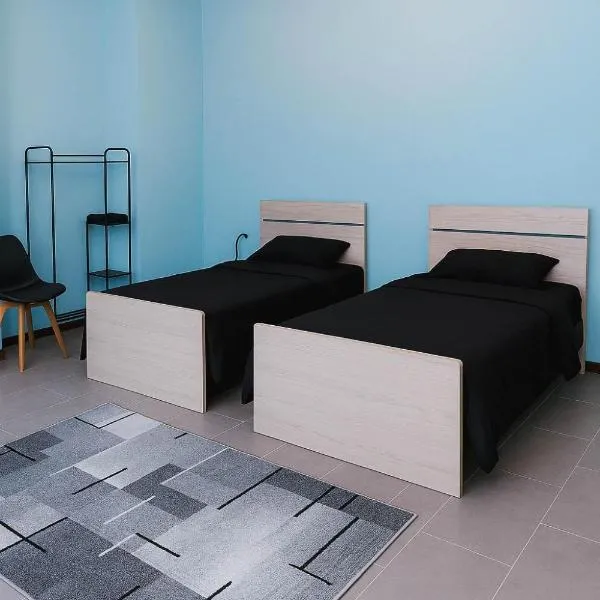 Malpensa House 27 - Taxi service for MXP 25 Euro, hotel v destinaci Lonate Pozzolo