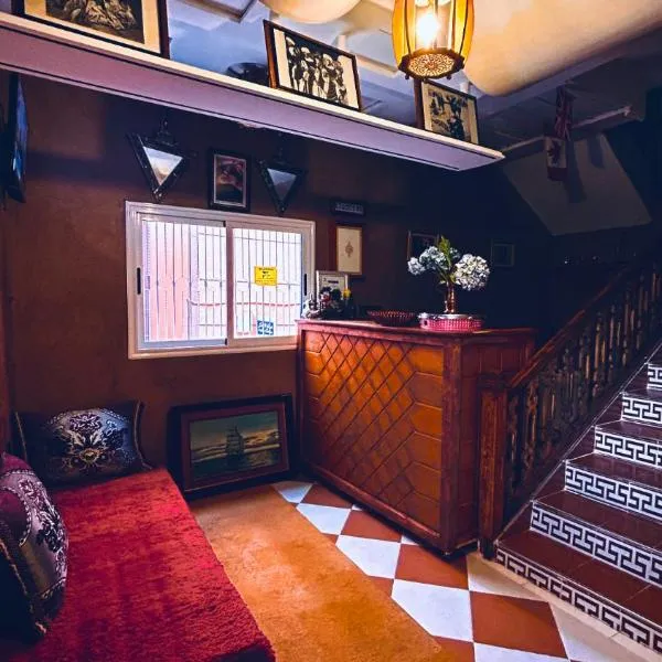 Riad Atlas Dades, hotel in Boumalne