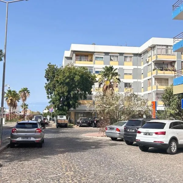 Casa Fortes, hotel in Praia