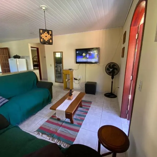 LUMIAR TEMPORADA CASA VILAREJO COM WI-fi TV A CABO PERTINHO DO POÇO FEIO E DA PRAÇA CENTRAL, hotel in Lumiar