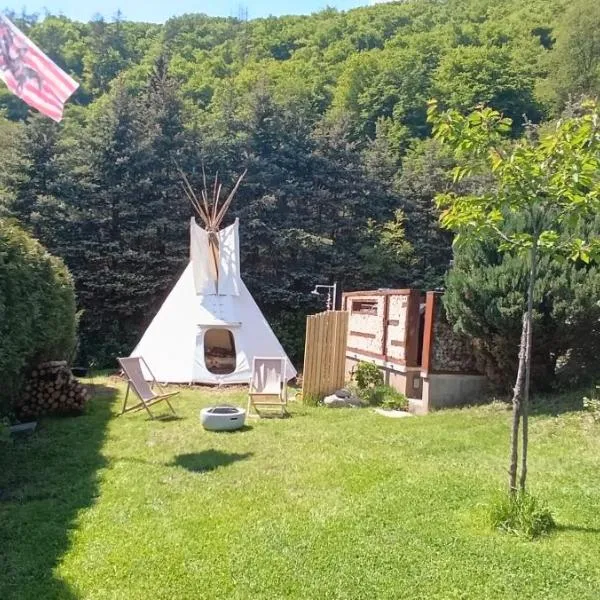 Tee-pee u Honzíka, hotel in Zbečno