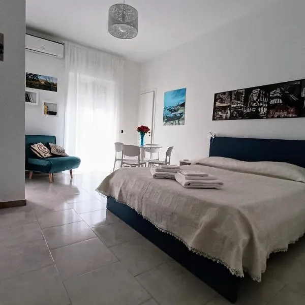 ROUTE 96 Guest House, hotel v destinaci Modugno