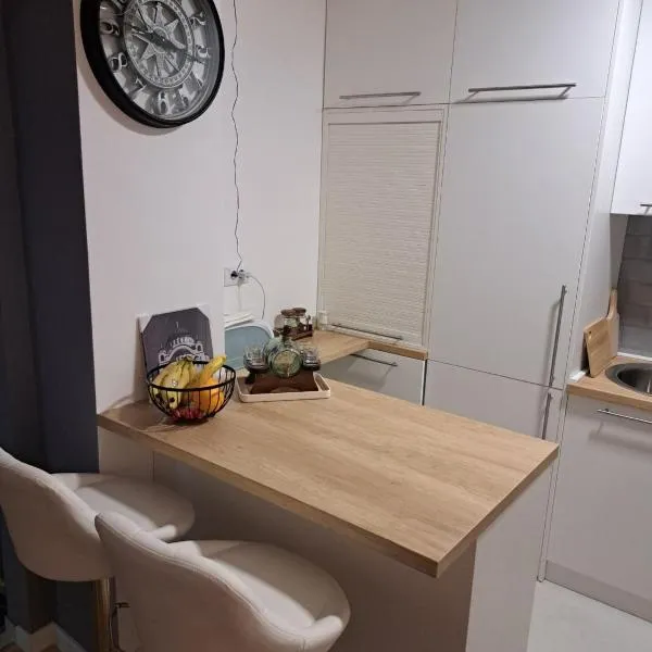 Juga lux apartment, hotel v destinaci Fontana