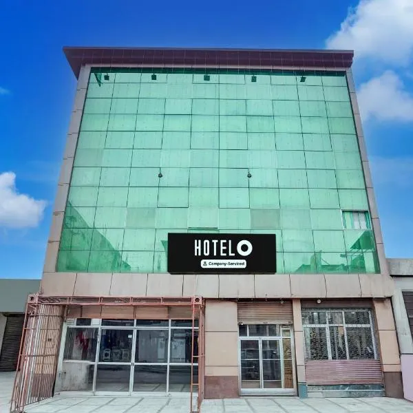 Super Hotel O Govind Nagar Kanpur Formerly Maharoopa Palace, hotel v destinaci Faithfulganj