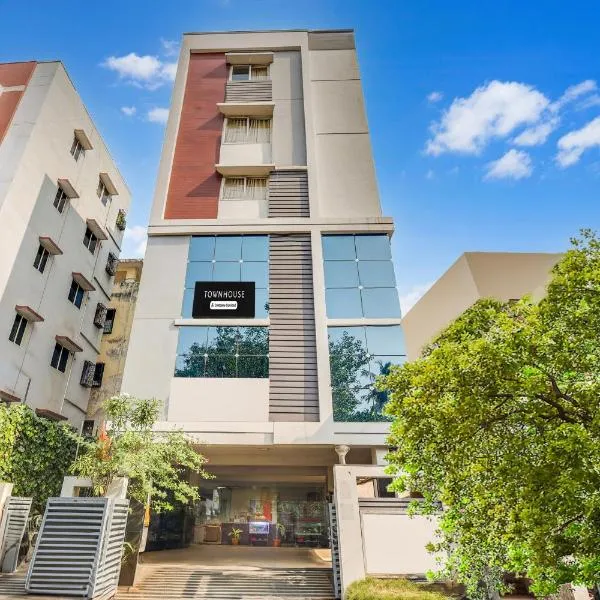 Super Townhouse Dwarka Nagar Near Ramatalkies, hotel di Visakhapatnam