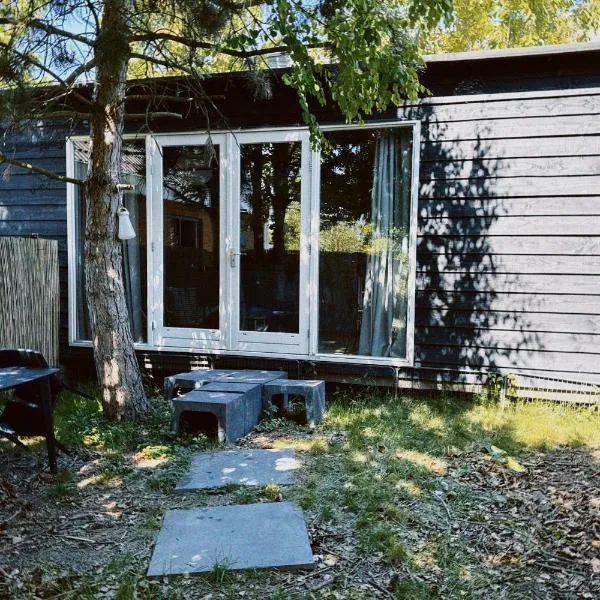 A tiny house - Amsterdam region, hotel v destinaci Lelystad