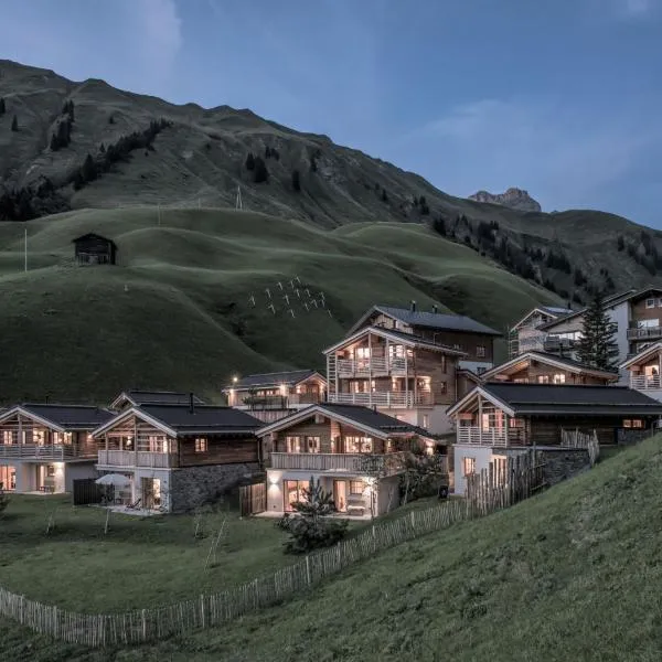 Aadla Walser-Chalets mit privater Sauna, Hotpot und Hotelservice, hotel in Schröcken