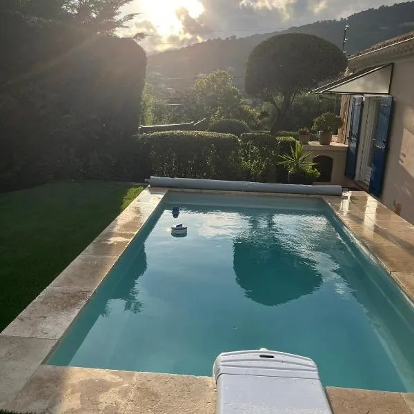 Villa au calme à Grasse avec piscine et spa privée, hotel v Grasse