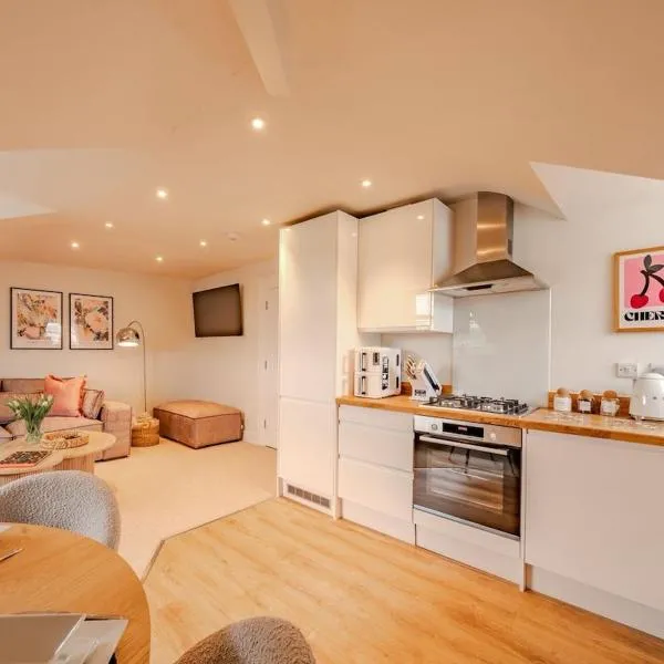 Top Floor - Pavilion View Apartment, hotel in Buxton