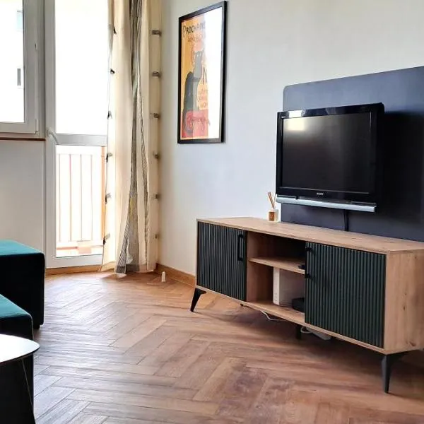 Spacerowa, centrum, 2 pokoje, balkon, dla 1- 4 osób, hotel in Piła