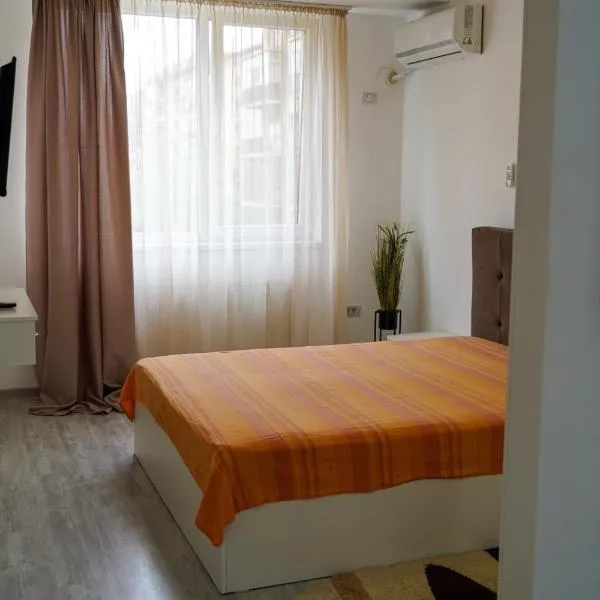 Skyline Apart 3 Militari Residence, hotel sa Roşu