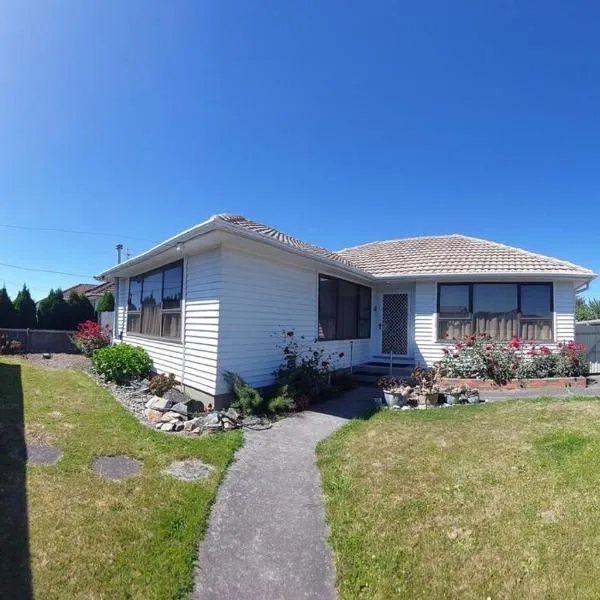 Checketts Bungalow in Halswell, hotel in Christchurch