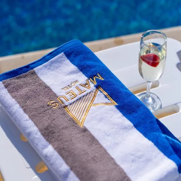 Mateus Hotel & Pool, hôtel à Jounieh