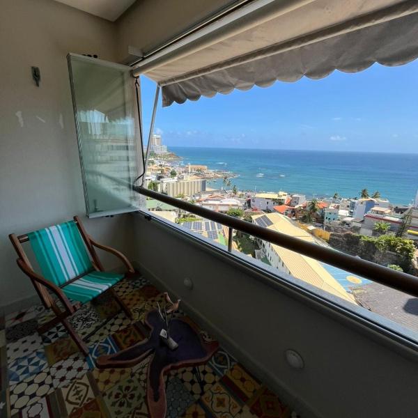 Apartamento no Rio Vermelho com bela vista mar - Apartment with beautiful sea view in Rio Vermelho