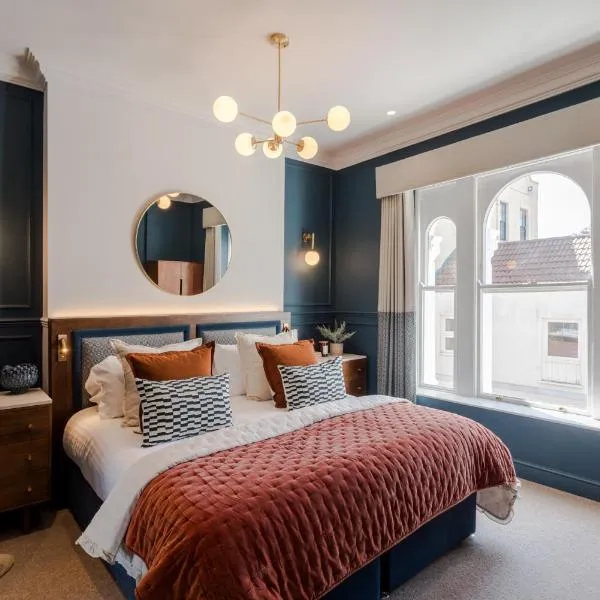 The Clifton Residence I 5 Bed House, Hotel in Bristol