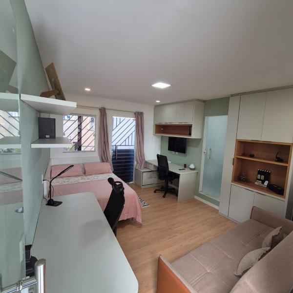 Microcasa completa confortavel e bem localizada