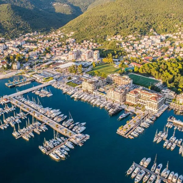 Porto Montenegro Residences, hotel in Tivat