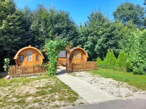 Schlaffass-Camping Gutshof Donauried, hotel v destinaci Günzburg