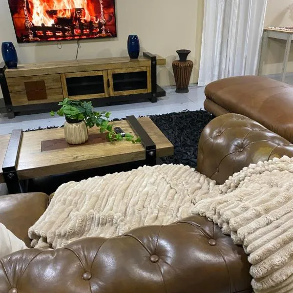 Serene Exclusive Country Retreat, hotel in White River